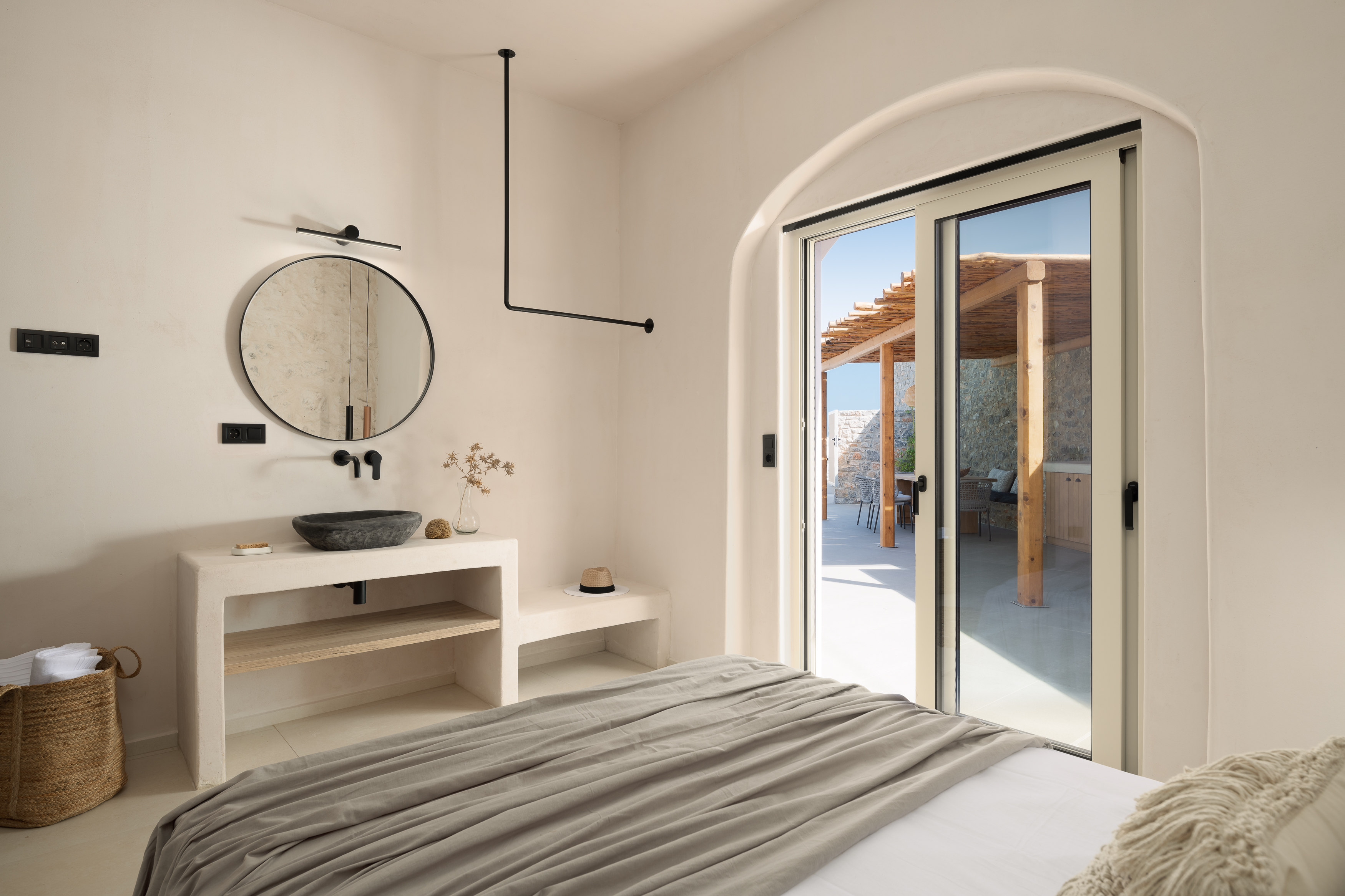 Bedroom comfort with en / suite walk in shower.